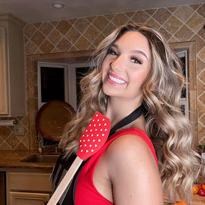 Meet your Posher, Isabella